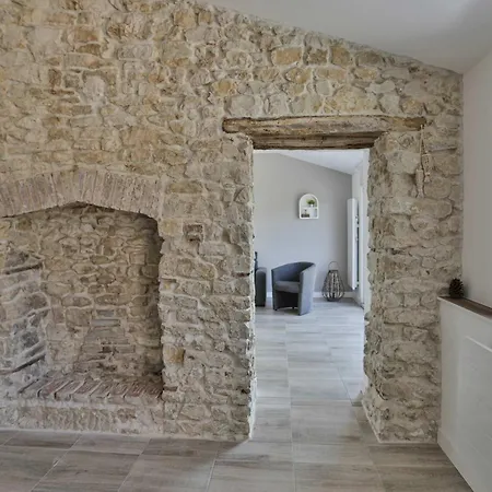 En Pleine Campagne Proche De La *