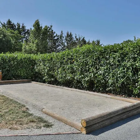 En Pleine Campagne Proche De La Villa