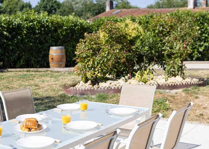 En Pleine Campagne Proche De La Vila Saint-Vincent-sur-Jard