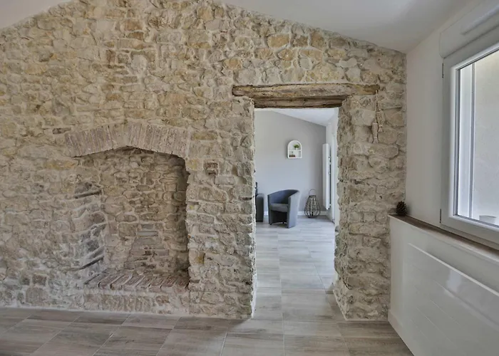 En Pleine Campagne Proche De La *