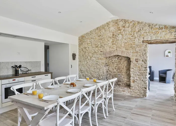 En Pleine Campagne Proche De La *